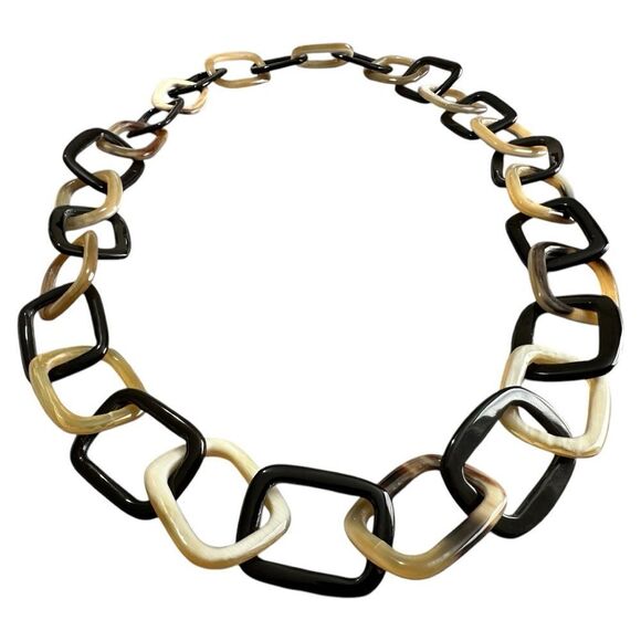 Elegant Black and Cream Chain Necklace
Chunky Horn Link Necklace – 15” - Picture 16 of 17